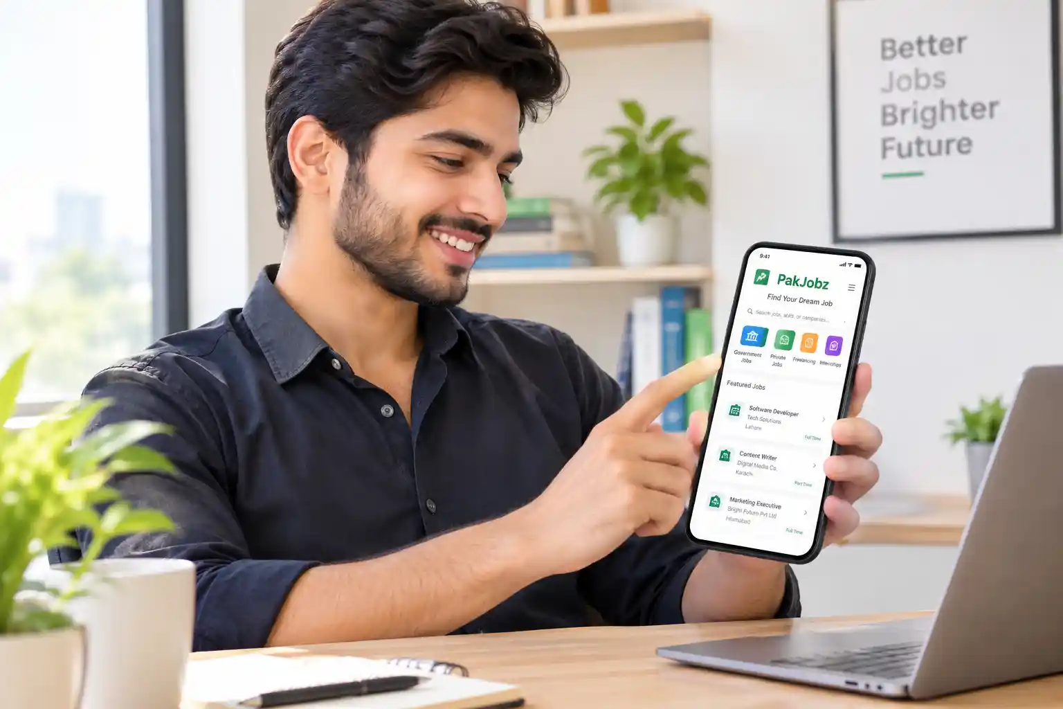How the Right Smartphone Boosts Job Hunting Productivity